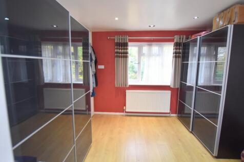 4 Shorham Rise bedroom 1