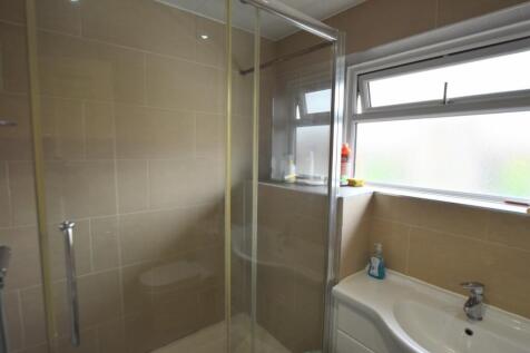 4 Shorham Rise shower