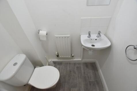 36 Radstock Crescent cloakroom