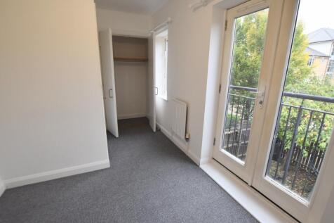 36 Radstock Crescent bedroom 2