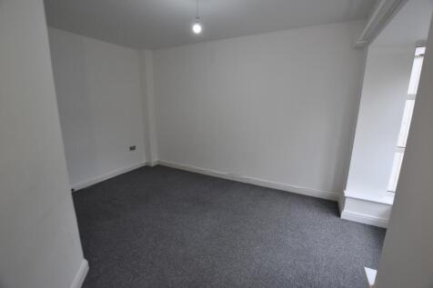 36 Radstock Crescent lounge 3
