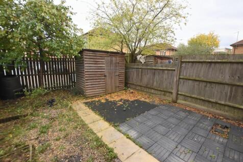 36 Radstock Crescent garden