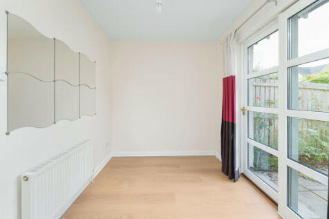 23 Carriden Place...