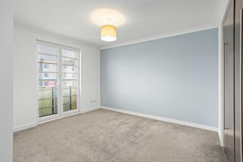 8 Whiteside Court...