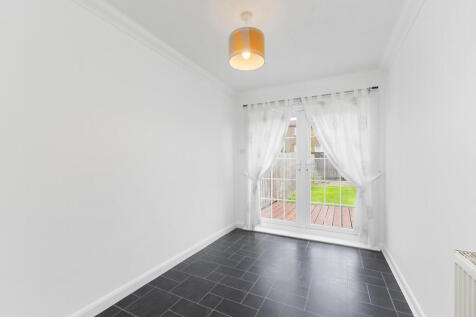 198 Lenzie Avenue...