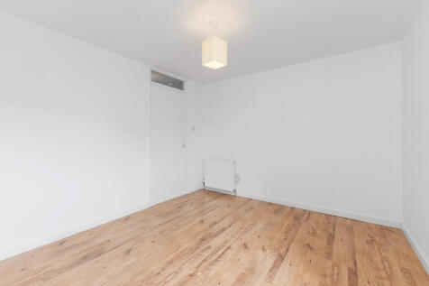 198 Lenzie Avenue...