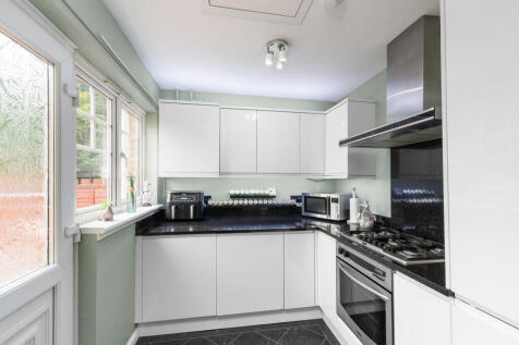 33 Birkdale Park ...