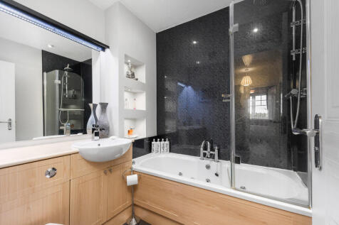 33 Birkdale Park ...