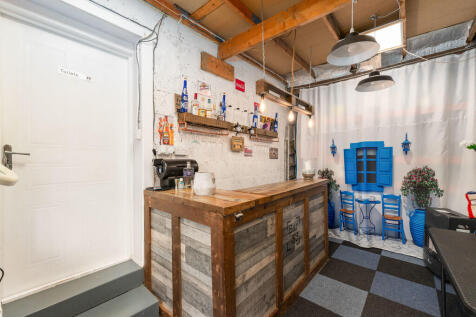 33 Birkdale Park ...