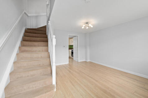 5 Renton Drive 04