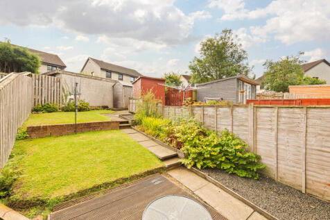 63 Bishops Park 2...