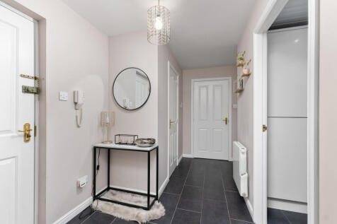 176 Queens Cresce...