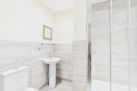 Shower suite