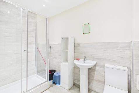 Shower suite