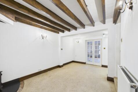 CAM05672G0-PR0082-STILL002