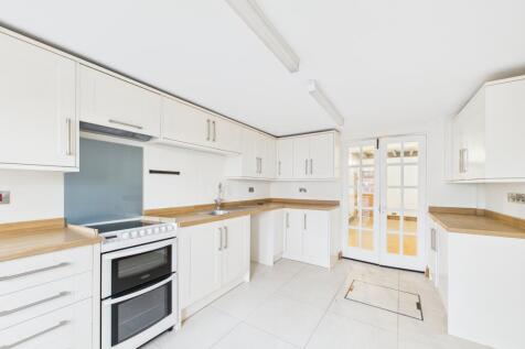 CAM05672G0-PR0082-STILL007