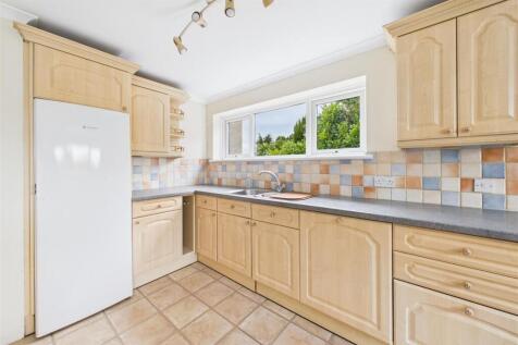 Orchard Hill, Cuttsheath Road, Milbury Heath, Sout