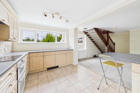 Orchard Hill, Cuttsheath Road, Milbury Heath, Sout