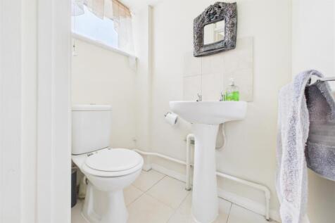Orchard Hill, Cuttsheath Road, Milbury Heath, Sout