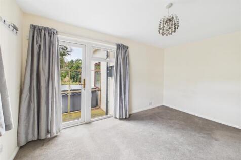 Orchard Hill, Cuttsheath Road, Milbury Heath, Sout