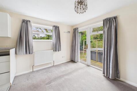 Orchard Hill, Cuttsheath Road, Milbury Heath, Sout