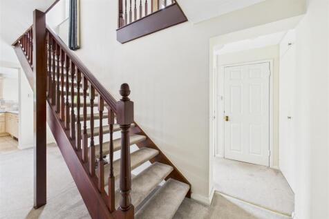 Orchard Hill, Cuttsheath Road, Milbury Heath, Sout