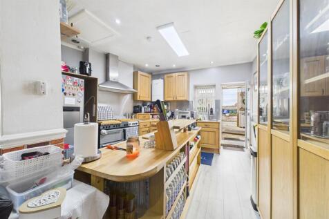 361 Two Mile Hill Road, Kingswood, Bristol BS15 1A