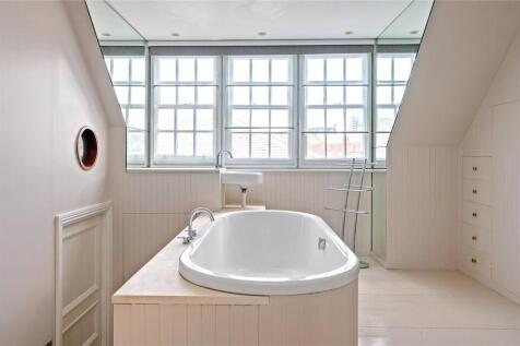 En Suite Bathroom