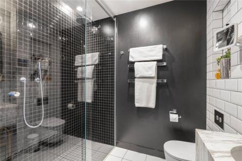 En Suite Bathroom