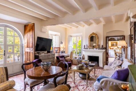 living-room-Country-house-sea-views-for-sale-deia-living-blue-mallorca