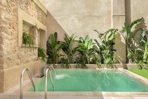 townhouse-for-sale-Alaró-Living-Blue-Mallorca (11)-enhanced-staging-exterior-mediterrean