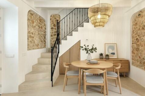 townhouse-for-sale-Alaró-Living-Blue-Mallorca (29)-enhanced-staging-dining_room-scandinavian