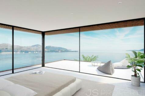 LUXURY PROJECT OF SEAFRONT VILLAS WITH UNOBSTRUCTED VIEWS OF THE SEA IN PUERTO POLLENSA