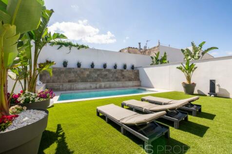 MODERN TOWNHOUSE FOR SALE IN SANTA MARGALIDAb