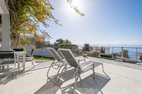 AMAZING VILLA WITH SEA VIEWS FOR SALE IN ALCANADA 