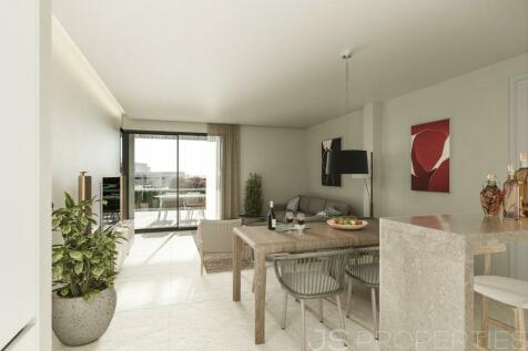 GROUND FLOOR APARTMENT IN A NEW PROMOTION  WITH PRIVATE TERRACE, GARDENS AND POOL