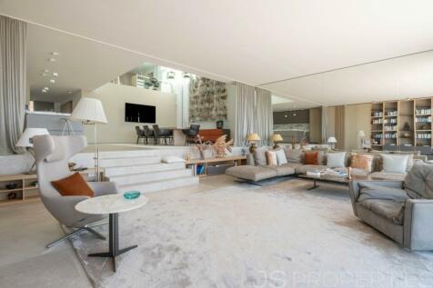 LUXURY AND UNIQUE FRONTLINE VILLA FOR SALE IN SON BAULO