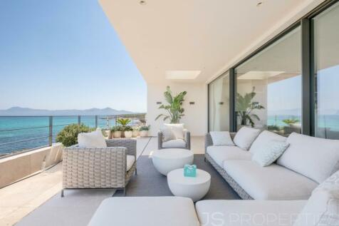 LUXURY AND UNIQUE FRONTLINE VILLA FOR SALE IN SON BAULO