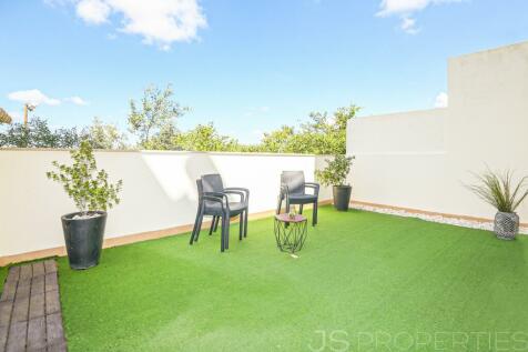 MODERN TOWNHOUSE FOR SALE IN MURO