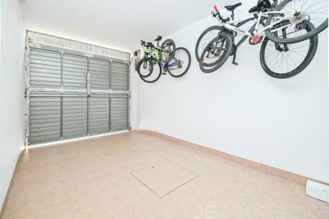 MODERN TOWNHOUSE FOR SALE IN MURO