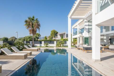 VILLA FOR SALE IN PUERTO PUERTO POLLENSA