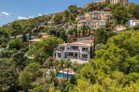 A fantastic villa with sea views in one of the best areas of Puerto Pollensa