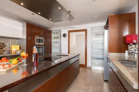 A fantastic villa with sea views in one of the best areas of Puerto Pollensa
