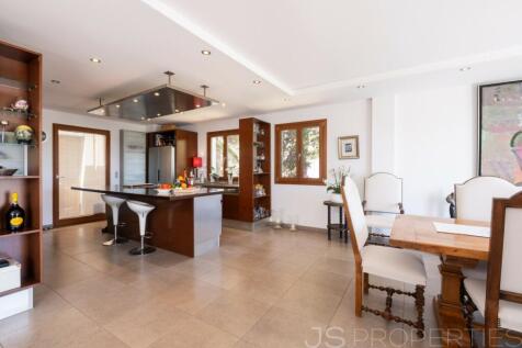 A fantastic villa with sea views in one of the best areas of Puerto Pollensa