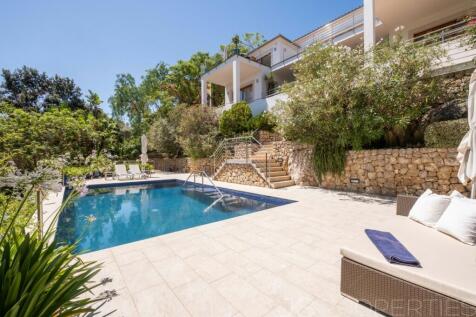 A fantastic villa with sea views in one of the best areas of Puerto Pollensa