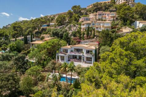 A fantastic villa with sea views in one of the best areas of Puerto Pollensa