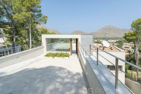 Huge modern design villa in quiet residential area of ??Port de Pollenca