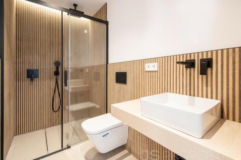 Newly built villa in Alcanada with sea views