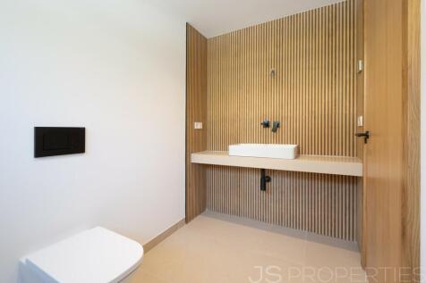 Newly built villa in Alcanada with sea views