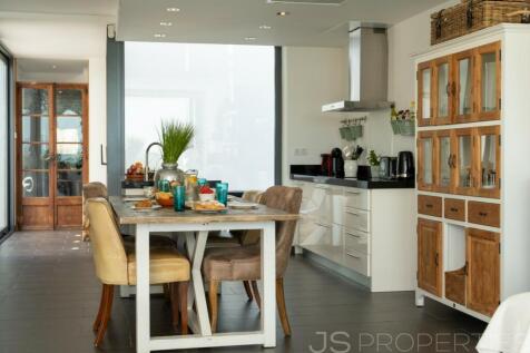 Fantastic house with perfect sea views and rental license in Alcanada